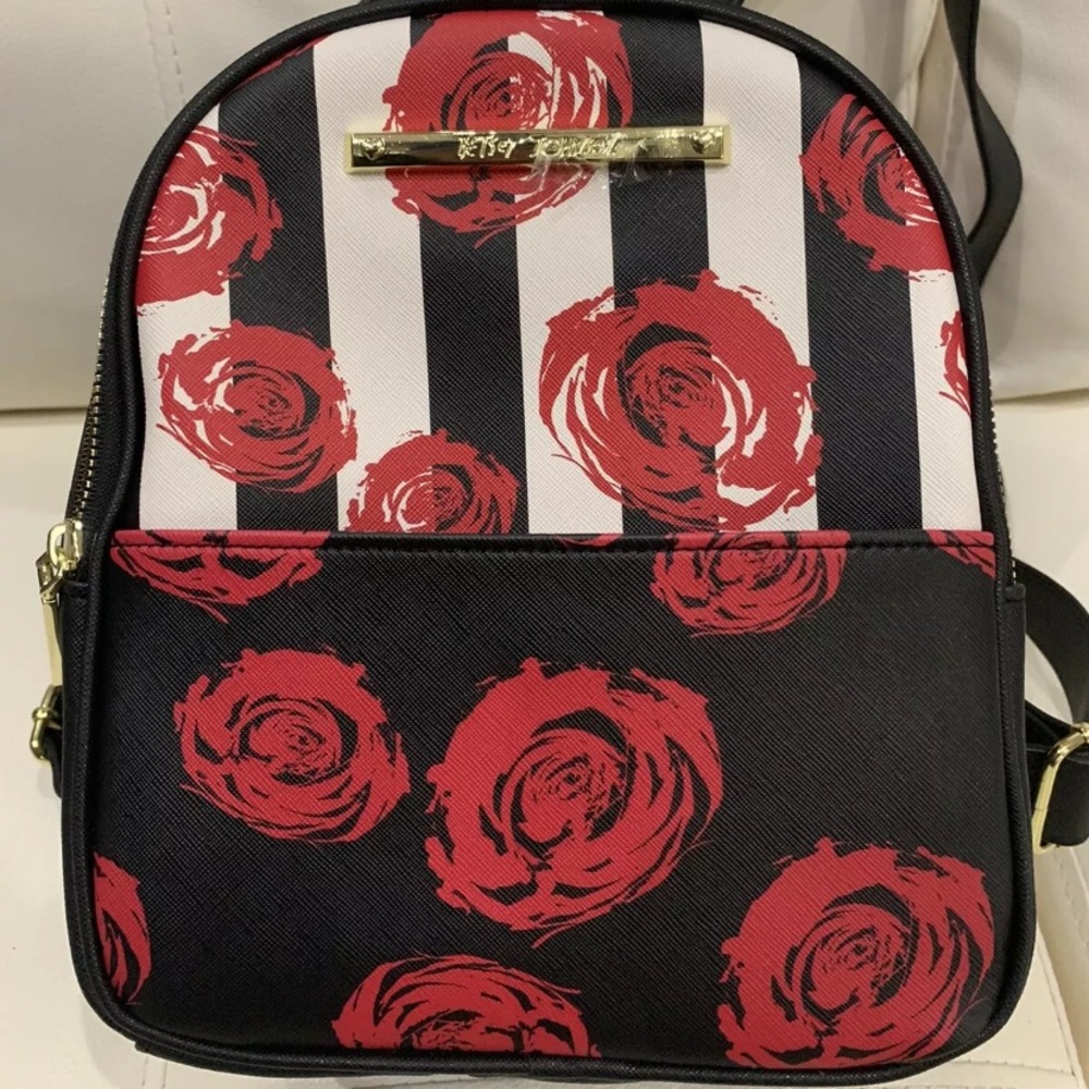 ❤️ BETSEY JOHNSON ROSES MINI BACKPACK ❤️